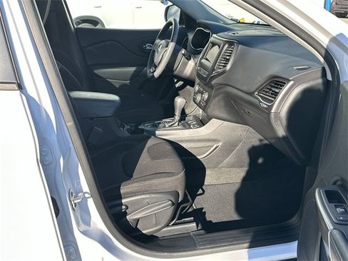 Used 2020 Jeep Cherokee Latitude image 28