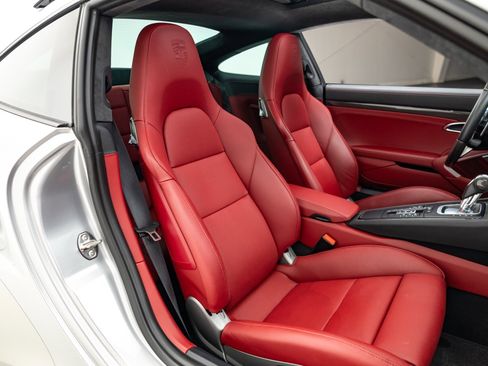 Used 2017 Porsche 911 Turbo S image 27