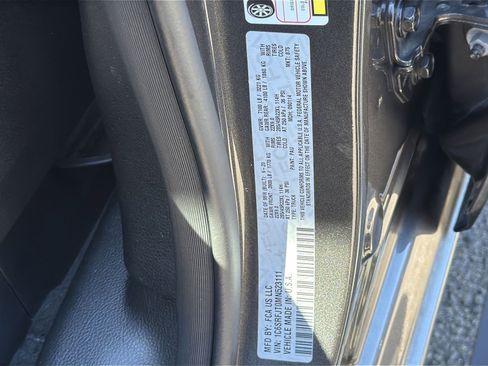 Used 2021 RAM 1500 Laramie AWD/4WD image 29