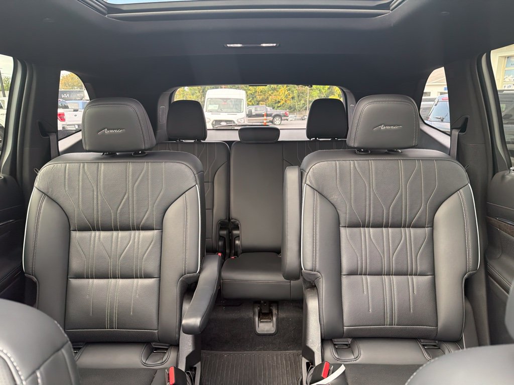 Used 2026 Buick Enclave Avenir w/ Super Cruise Package AWD/4WD image 12