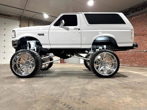 Used 1994 Ford Bronco XLT image 35