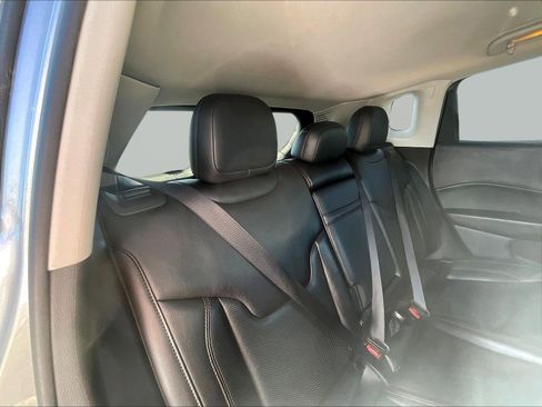 Used 2019 Jeep Compass Limited AWD/4WD image 18