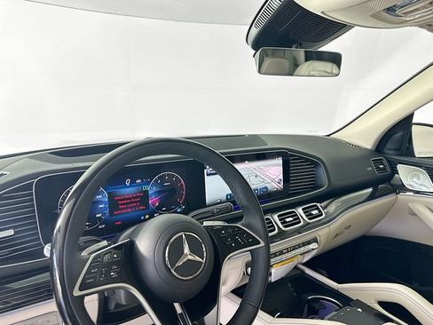 New 2026 Mercedes-Benz GLS 450 4MATIC image 9