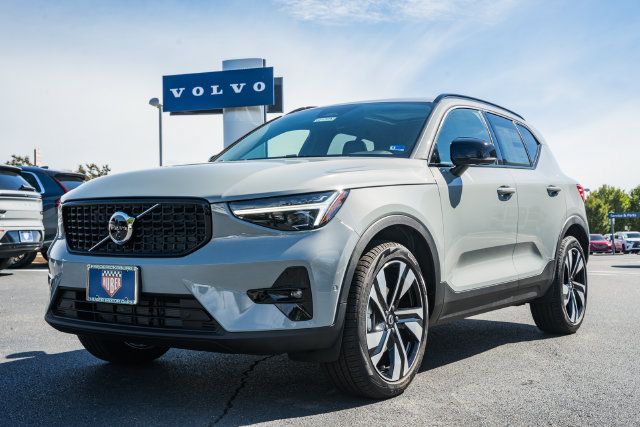 New 2026 Volvo XC40 B5 Ultra w/ Protection Package Premier AWD/4WD image 3