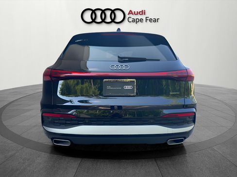 Certified 2025 Audi Q5 Premium AWD/4WD image 4