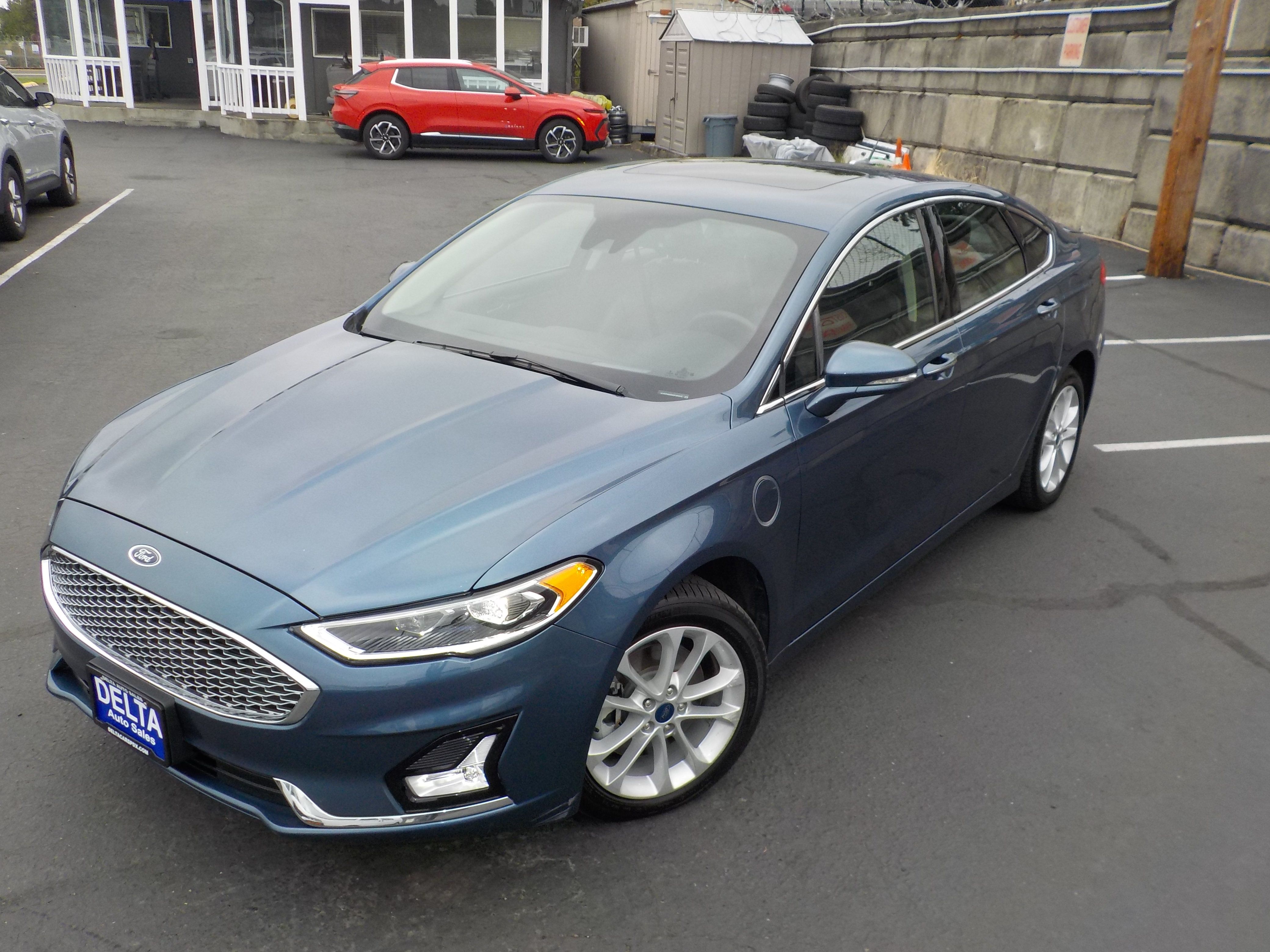 Used 2019 Ford Fusion Energi Titanium FWD image 3