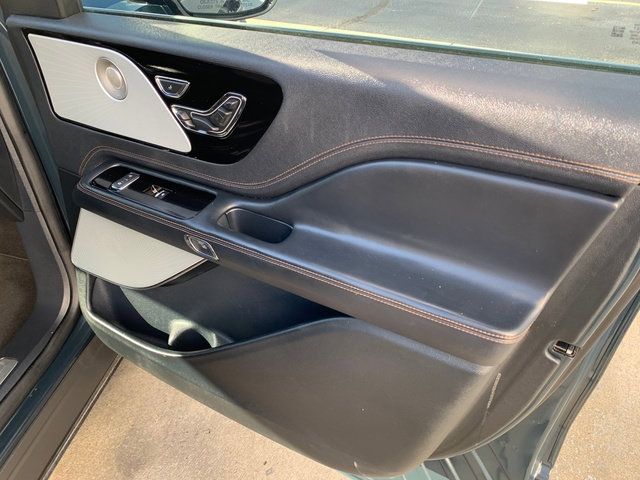 Certified 2025 Lincoln Aviator Black Label AWD/4WD image 14