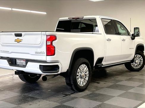 Used 2023 Chevrolet Silverado 2500 High Country w/ LPO, Hitch Package image 13