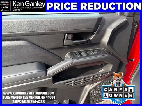 Used 2025 Toyota Tacoma SR AWD/4WD image 11
