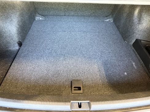 Used 2014 Volkswagen Passat TDI SE FWD image 25