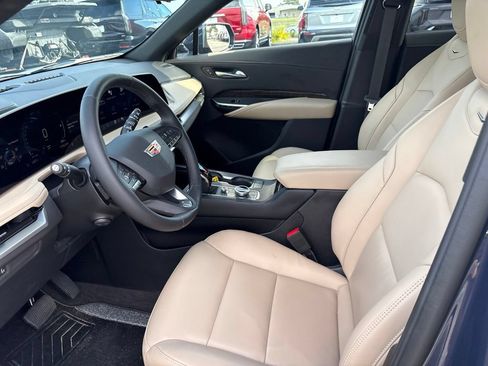 Used 2025 Cadillac XT4 Premium Luxury w/ Technology Package FWD image 15
