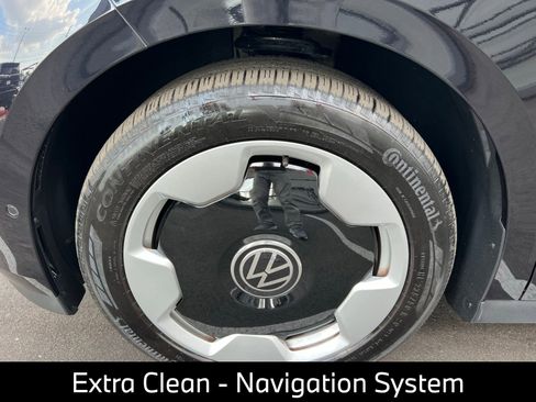 Used 2025 Volkswagen ID. Buzz Pro S RWD image 14