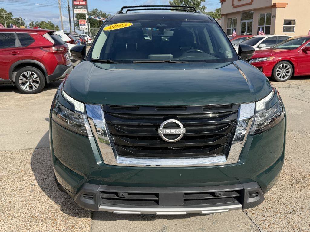 Used 2023 Nissan Pathfinder SL w/ SL Premium Package FWD image 2
