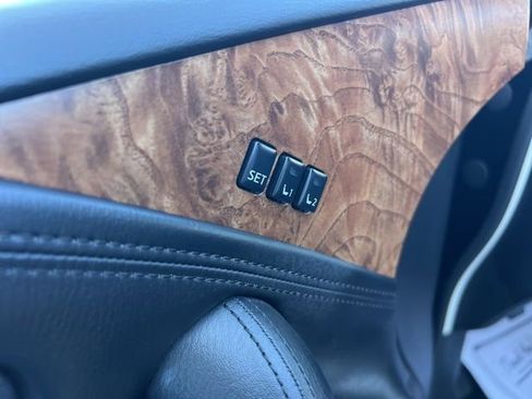 Used 2023 Nissan Armada SL w/ Captain's Chairs Package image 32