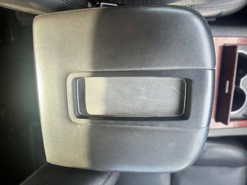 Used 2013 Chevrolet Avalanche LTZ image 29