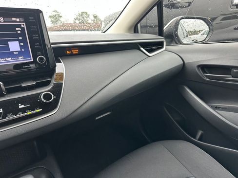 Used 2022 Toyota Corolla LE image 51