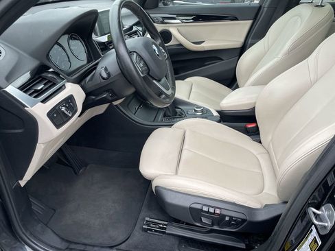 Used 2018 BMW X1 sDrive28i w/ Convenience Package FWD image 9