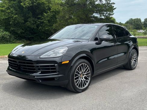 Used 2023 Porsche Cayenne S Platinum AWD/4WD image 2