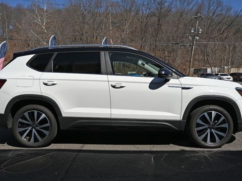 Used 2023 Volkswagen Taos SE image 7