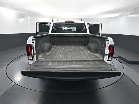 Used 2017 RAM 1500 Classic SLT AWD/4WD image 35