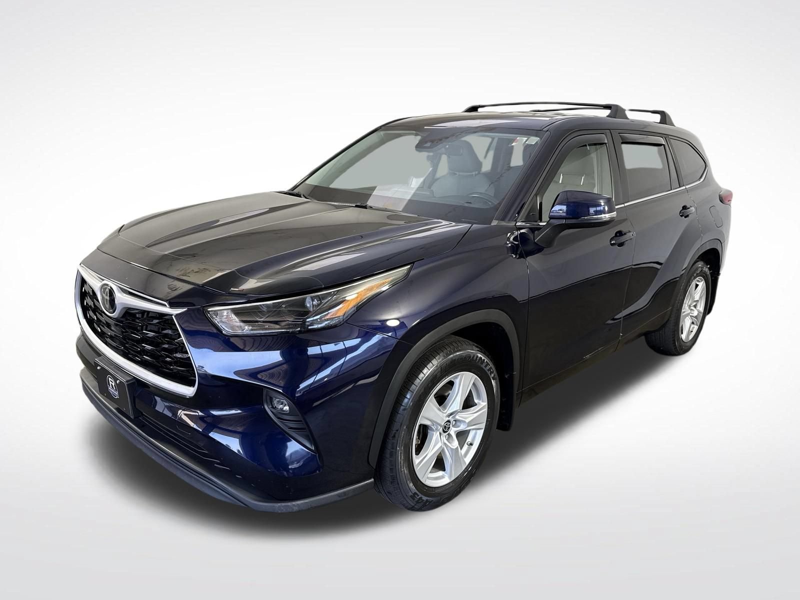 Used 2023 Toyota Highlander LE FWD image 25