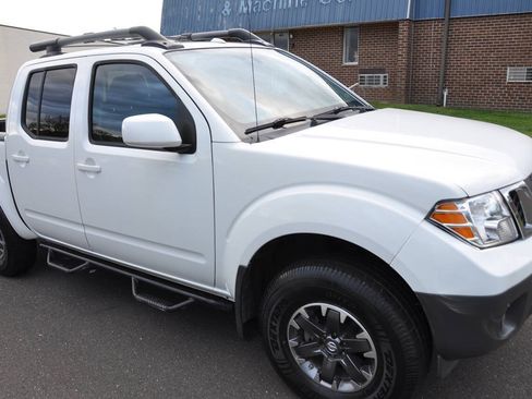 Used 2015 Nissan Frontier PRO-4X w/ Pro-4x Luxury Package AWD/4WD image 8