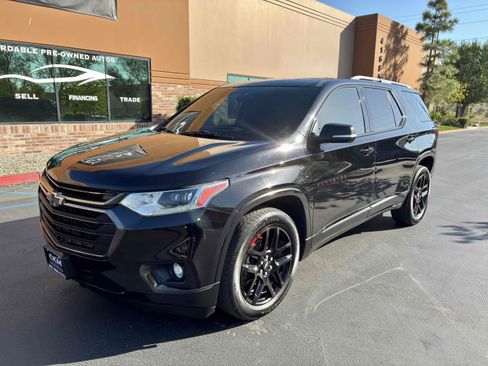 Used 2019 Chevrolet Traverse Premier w/ Redline Edition FWD image 4
