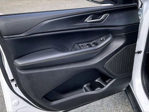 Certified 2023 Jeep Grand Cherokee Altitude image 27