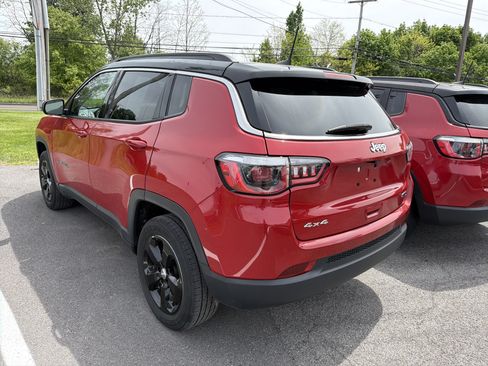 Used 2020 Jeep Compass Latitude w/ Cold Weather Group AWD/4WD image 5