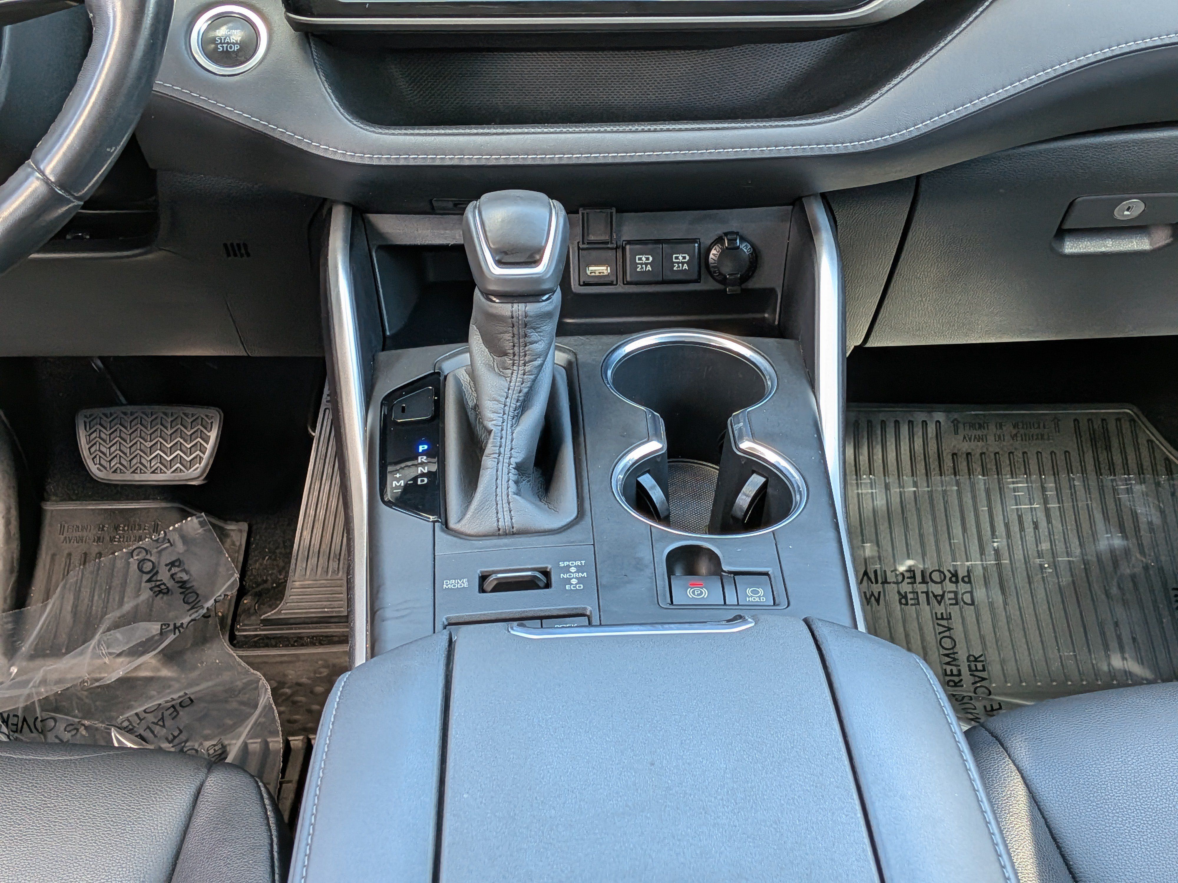 Used 2020 Toyota Highlander XLE AWD/4WD image 21