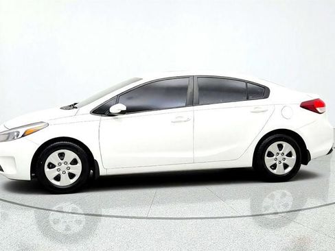Used 2017 Kia Forte LX FWD image 8