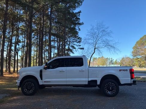 Used 2025 Ford F350 Platinum w/ FX4 Off-Road Package image 6