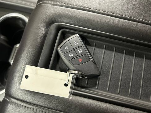 Used 2023 GMC Yukon SLE w/ Gmc Pro Safety Plus Package AWD/4WD image 24