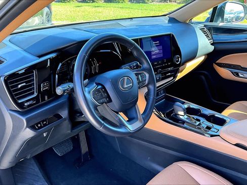 Certified 2025 Lexus NX 250 NX 250 5-DR SUV w/ Accessory Package (Z1) image 18