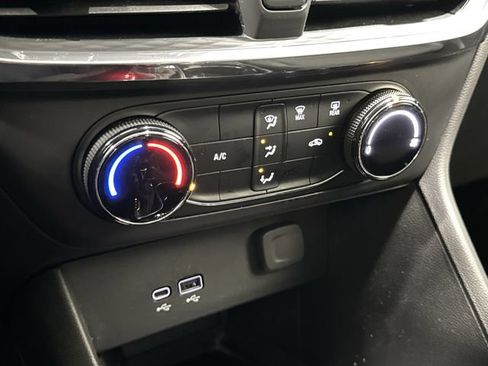 Certified 2025 Buick Encore GX Preferred image 19