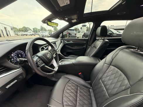 Used 2024 Buick Enclave Avenir w/ Avenir Technology Package AWD/4WD image 4