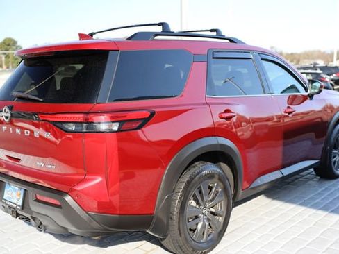 Used 2022 Nissan Pathfinder SV w/ SV Premium Package image 5