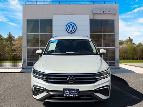 Certified 2023 Volkswagen Tiguan SE FWD image 2