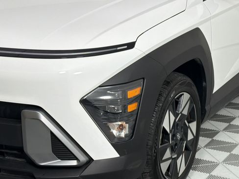 Used 2025 Hyundai Kona SEL image 11