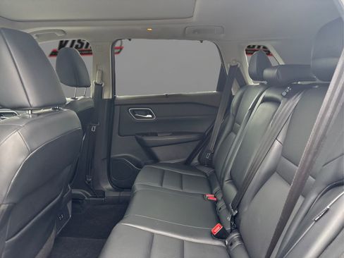 Used 2021 Nissan Rogue SV w/ Premium Package image 10