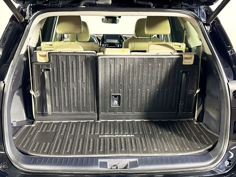 Used 2021 Toyota Highlander XLE image 21