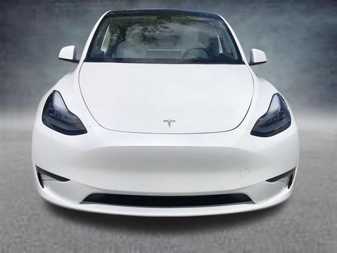 Used 2022 Tesla Model Y Long Range AWD/4WD image 16