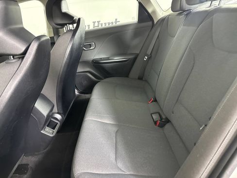 Used 2025 Kia K4 FWD image 22
