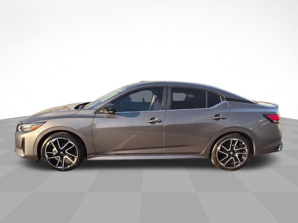 Certified 2025 Nissan Sentra SR w/ SR Premium Package FWD image 8