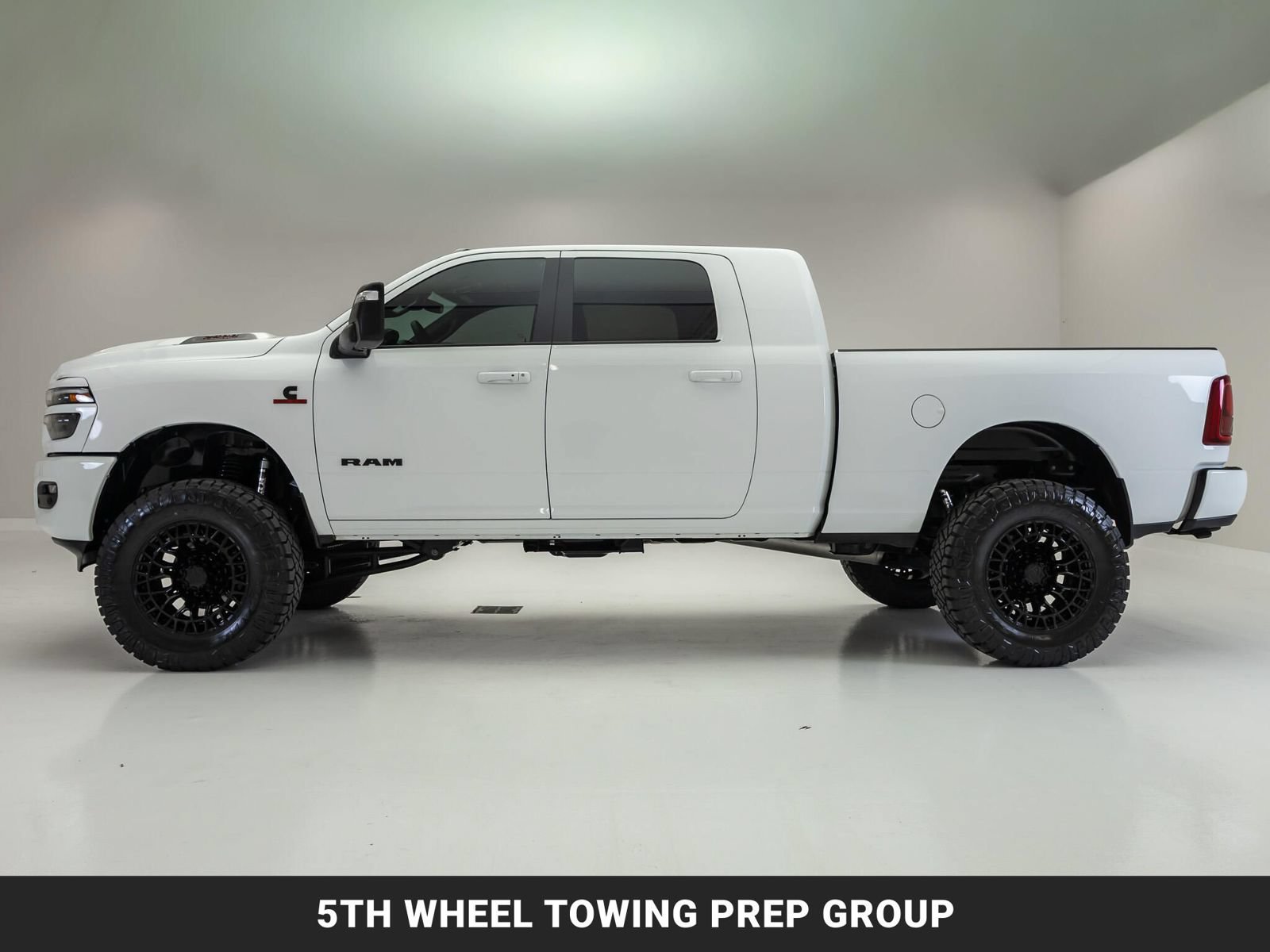 Used 2025 RAM 2500 Laramie w/ Night Edition AWD/4WD image 6