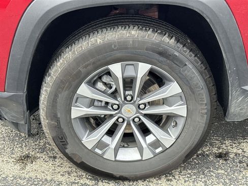 Used 2025 Chevrolet Equinox LT w/ Convenience Package II image 13