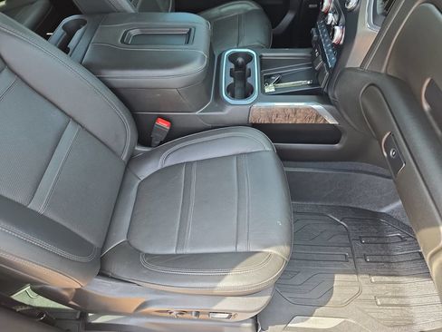 Used 2022 GMC Sierra 3500 Denali AWD/4WD image 10