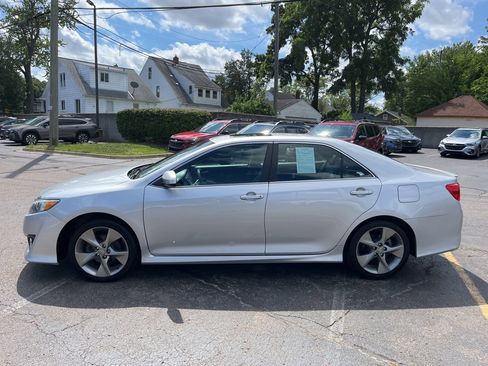Used 2012 Toyota Camry SE image 8