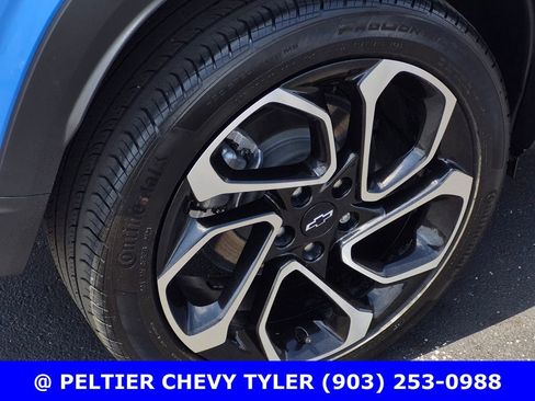 Used 2024 Chevrolet Trax RS w/ Sunroof Package FWD image 7