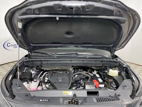 Certified 2025 Toyota Highlander XLE AWD/4WD image 25